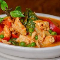 (L) Red Curry · Tomato, potato, string beans, onion, red pepper, and coconut milk.