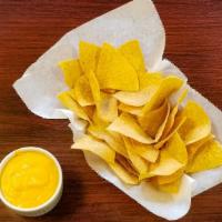 Chips Con Queso Cheddar / Chips With Cheddar Cheese · 