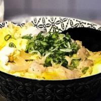 Oyakodon · Chicken with egg over rice.