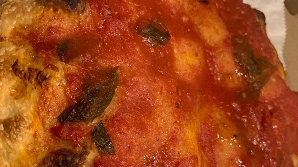 Half-Tomato Basil Pizza · Fresh sliced tomatoes, garlic, basil and olive oil