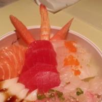 Chirashi Don · Assorted raw fish with rice and miso soup.