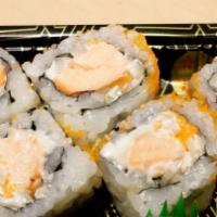 Ginza Roll · Cooked salmon, tempura flakes, mayo and tobiko.