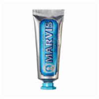 Marvis Aquatic Mint - 25 Ml · A puff of sea freshness with a delicate touch of cold mint: A combination that will cradle y...