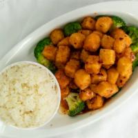 General Tso'S Chicken Lunch Special · Hot and spicy. Served with fried rice, white rice and choice of soup.