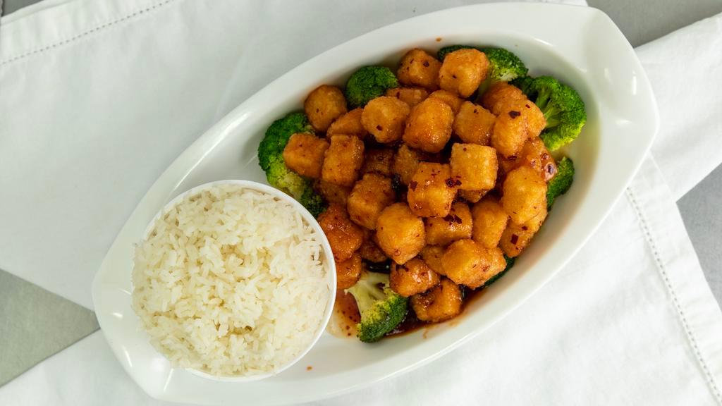 General Tso'S Chicken Lunch Special · Hot and spicy. Served with fried rice, white rice and choice of soup.