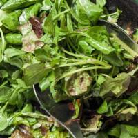 Romaine Hearts And Mixed Greens Salad · 