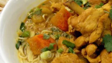 Curry Chicken Rice Noodles · mild curry, vermicelli, potato, carrots