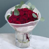 Prague · Garden Roses, Eucalyptus

*All bouquets are sold without a vase.