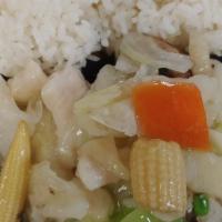 Moo Goo Gai Pan · Served with white sauce and white rice.