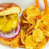 Burger Landshark Cheese · Topped with American cheese, lettuce and tomato