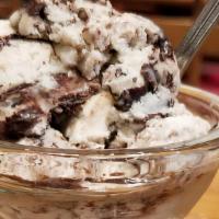 Ice Cream 1 Scoop · Vanilla, Chocolate, Moose Trax, Strawberry, Cookies & Cream, Coffee, Caramel Caribou, Red Ra...