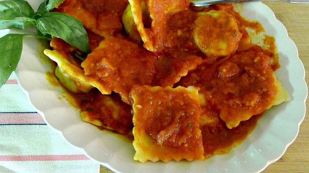 Meat Ravioli · Meat filled ravioli tossed in your choice of sauce.