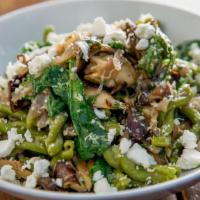 Gemelli Verde · Maitake mushroom, spinach, goat's cheese.