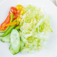 Fresh Garden Salad · Contains ( Lettuce , Tomatoes , Carrots & Cumbers )