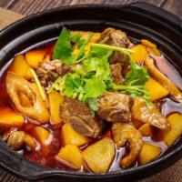 Stewed Spareribs With Intestines In Casserole · 