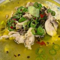 Boiled Chicken With Green Pepper Soup · 