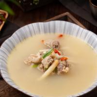 Chicken With Ginseng Soup · Not spicy.