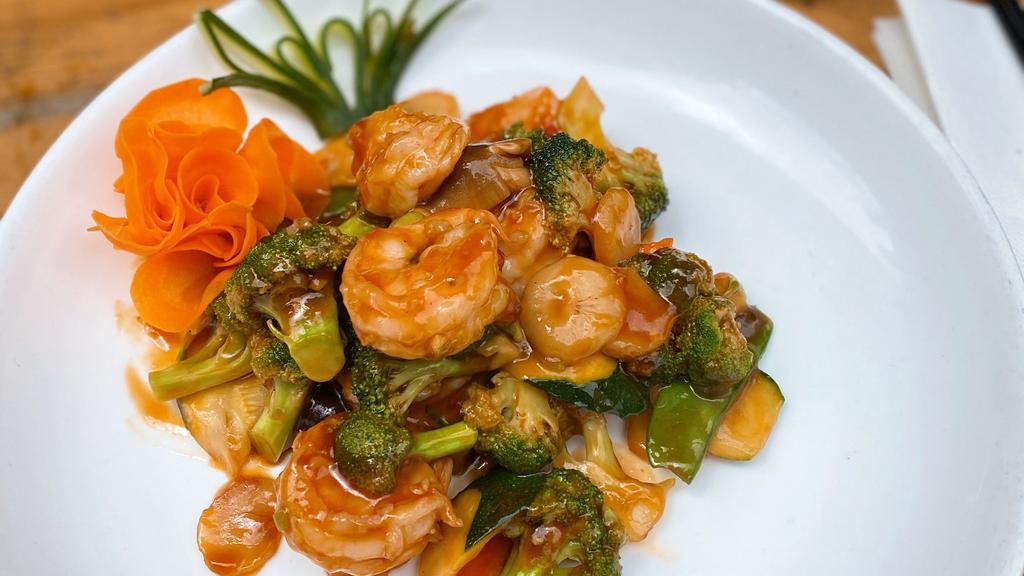 Jumbo Shrimp With Mixed Vegetables · Sauteed prawns and broccoli, snow peas, green pepper, luffa, water chestnut w. Brown sauce. Spicy.