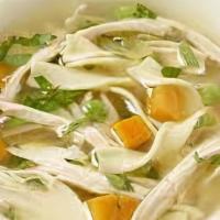 Chicken Soup · Sopa de pollo.