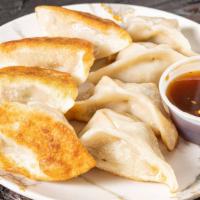 Dumpling (Fried Or Steamed) (8) / 水餃或鍋貼 · 