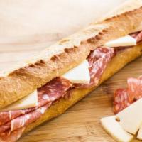 Napoli Sandwich · Salame, provolone cheese PDO, and extra virgin olive oil.
