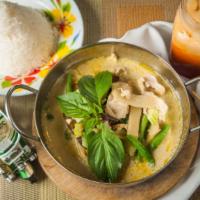 Green Curry · Spicy. Bamboo shoots, eggplant, bell pepper, zucchini, string bean, and basil.