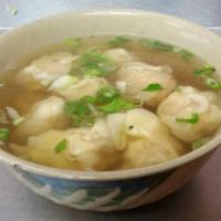 Wonton Soup / 雲吞湯 · 6 pieces pork and shrimp.
