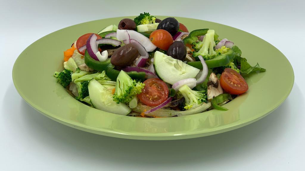 Vegetable Salad (Large) · lettuce, tomato, cucumbers, broccoli, onion, peppers, mushrooms, carrots