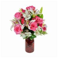 Pink · Pick bouquet of roses, glass vase included.