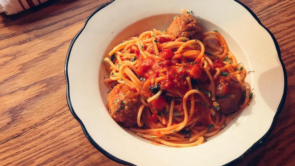Spaghetti With Meatballs · SPAGHETTI e POLPETTE	
Spaghetti & Meatballs