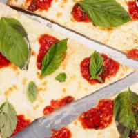 Fresca Pizza · Fresh mozzarella, fresh basil, tomatoes and olive oil.