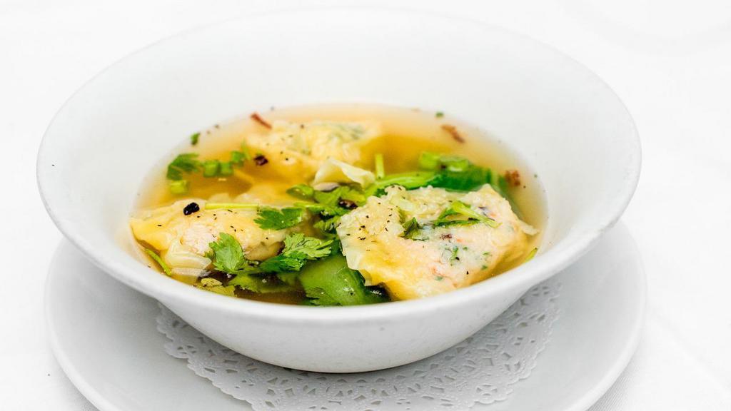 Hoanh Thanh · Seafood dumplings in soup.