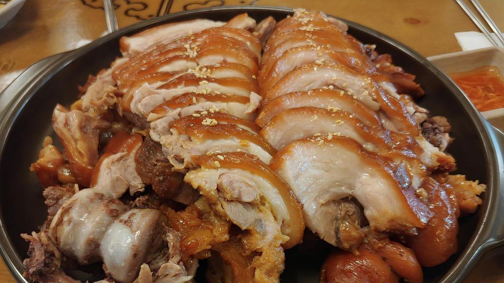 Pork Hock (Braised Pork Hocks) · Korean braised pork hocks It is braised in a combination of soy sauce, ginger, garlic, and rice wine. Additional ingredients used can include onion, leeks, garlic, cinnamon, and black pepper.