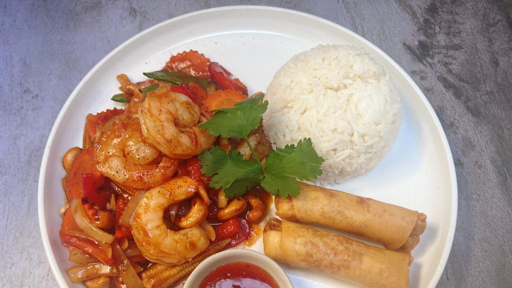 L07=Cashew Nuts Sauce · Cashew nut, bell pepper, carrot, snow pea, onion, mushroom, baby corn and chili paste. Served with jasmine rice. Includes your choice of starter. Spicy.