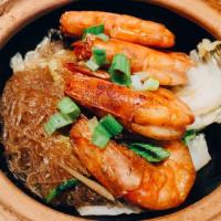 N07=Shrimp Clay Pot · Shrimp, glass noodle with thai herbs and scallion in clay pot.