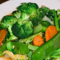 S04=American Broccoli Sauce · Garlic, broccoli, baby corn and carrot.