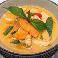 C02=Panang Curry -Gf · Gluten free ํ 
Spicy. String bean, carrot, bell pepper and basil.
