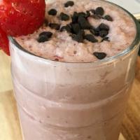 Chocolate Covered Strawberry Shake · A blend of chocolate protein, strawberries, and your choice of milk
16 ounce shake.