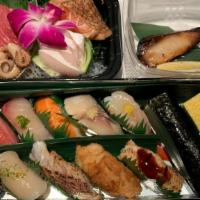 Omakase Sashimi And Sushi Regular / おまかせ刺身と寿司　上 · 3 kinds sashimi, 10 pieces nigiri sushi, 1 hand roll