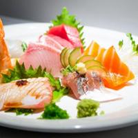 Sashimi Dinner · 15 pieces assorted sashimi.