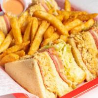Club Sandwich With Fries With Soda En Lata (Can Of Soda) · 
