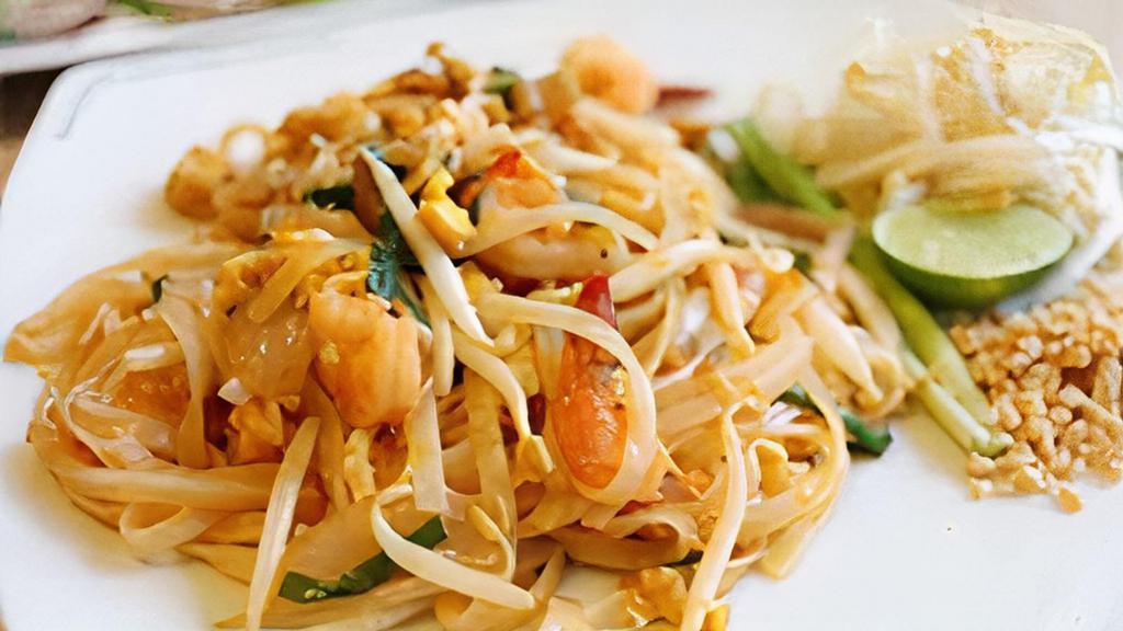 Pad Thai With Chicken · Hot and spicy.