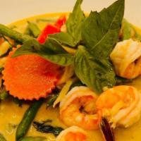 Green Curry (Spicy) · Spicy green curry paste, coconut milk, eggplant, bell peppers, bamboo shoot, string beans an...