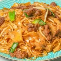 Quart Of Beef Chow Fun · Stir fried vegetables and noodles.