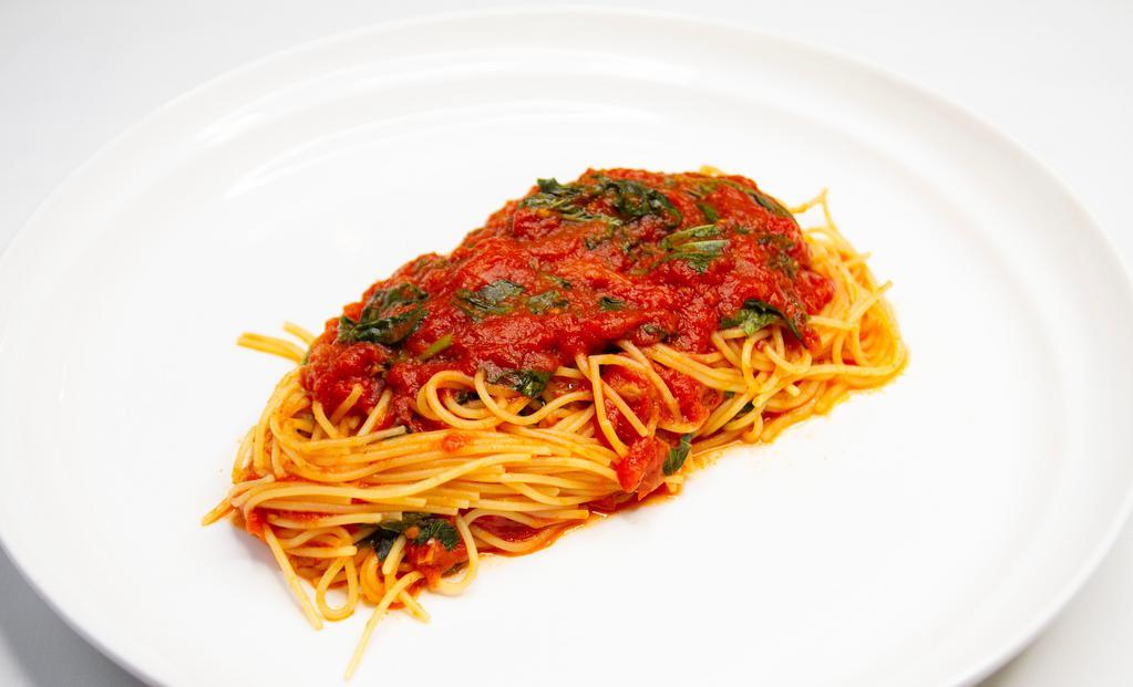 Spaghetti Al Filetto Di Pomodoro · Vicolina Tomato Sauce