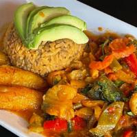 Vegetariano/Vegano · Vegetable stew. Rice and lentils. Sweet plantains. Avocado. All vegan!