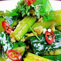 Cucumber Salad With Garlic Dressing / 拍黄瓜 · 