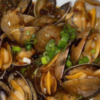 Stir-Fried Clams · Mollusc cooked in oil.
