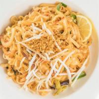Pad Thai · Thai Rice Noodle, Hot and Spicy