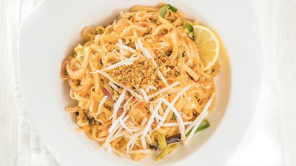 Pad Thai · Thai Rice Noodle, Hot and Spicy
